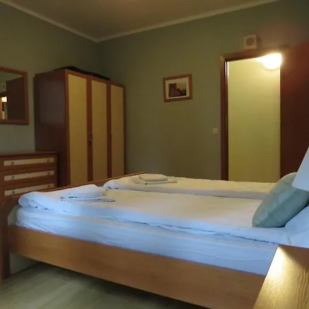 Lägenhet Rivendell Flora Complex